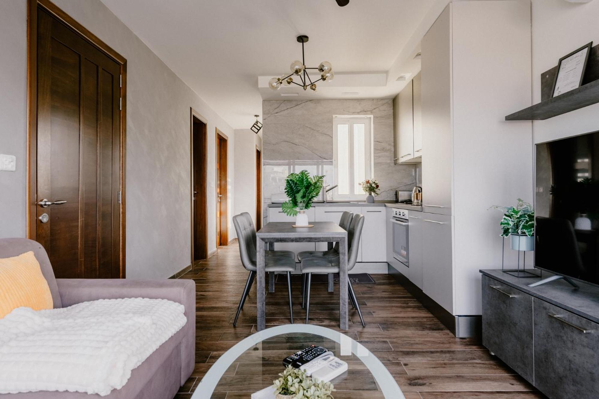 Apartment La88 Bayview Penthouse With Jacuzzi *